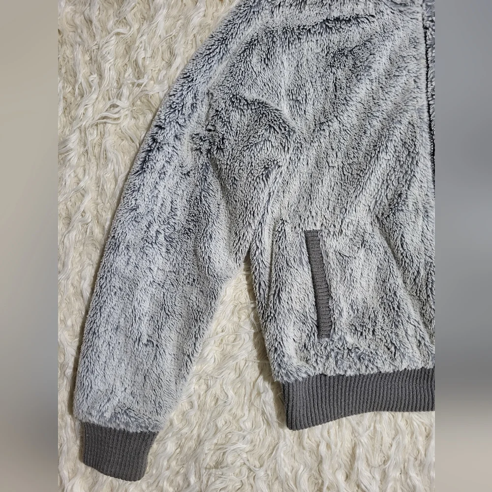 Patagonia Grey Women's Long Sleeve Full Zip Up Faux Fur Sweater Jacket Medium - Picture 3 of 9